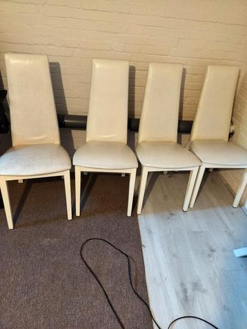 4 stoelen 