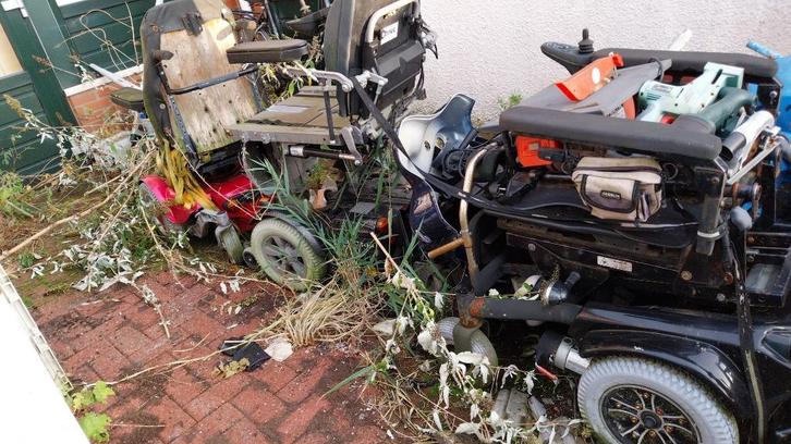 rolstoel onderdelen! + 1 nieuwe moet weg voor weinig, Diversen, Rolstoelen, Gebruikt, Elektrische rolstoel, Ophalen