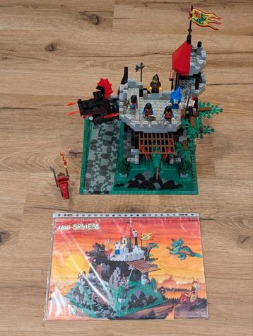Lego 6082  Fire Breathing Fortress
Dragon knights beschikbaar voor biedingen