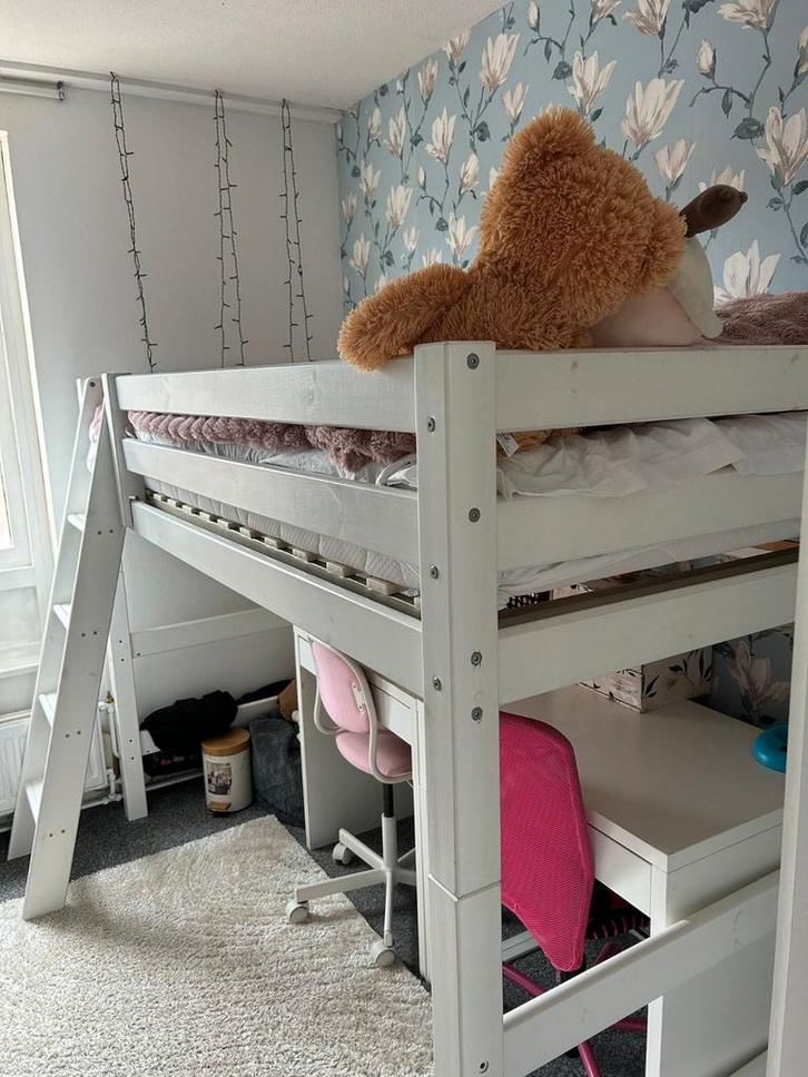 Hogeslasp Bed 90x200 -wit, Kinderen en Baby's, Kinderkamer | Bedden, Zo goed als nieuw, 180 cm of meer, 85 tot 100 cm, Hoogslaper of Stapelbed
