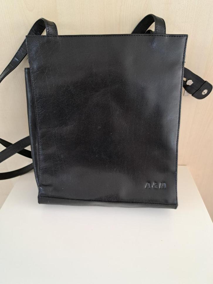 A&M zwarte schoudertas nieuw, Sieraden, Tassen en Uiterlijk, Tassen | Damestassen, Nieuw, Schoudertasje, Zwart, Ophalen of Verzenden