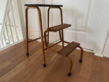Vintage inklap / uitklap / trapje en stoeltje. beschikbaar voor biedingen