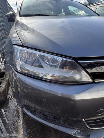 Koplamp rechts Volkswagen Jetta VI ('11-'14) beschikbaar voor biedingen