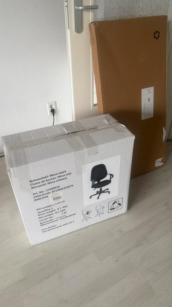 Bureau en Bureaustoel - Nieuw in Doos!, Huis en Inrichting, Bureaustoelen, Nieuw, Bureaustoel, Zwart, Ophalen of Verzenden