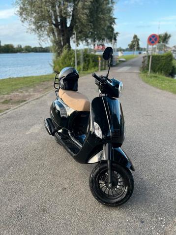 Senso scooter beschikbaar voor biedingen