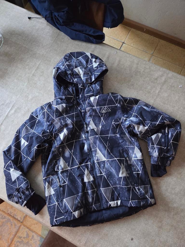 Ski jas maat 134/140, Kinderen en Baby's, Kinderkleding | Maat 134, Ophalen, Zo goed als nieuw, Meisje, Jas