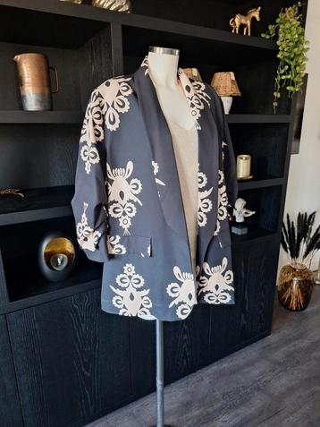 Nieuwe blazer oversized model 38 40 42 44  beschikbaar voor biedingen