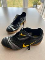 Nike voetbalschoenen mt44, bijna nooit gedragen, Maat XS of kleiner, Ophalen of Verzenden, Zo goed als nieuw, Schoenen