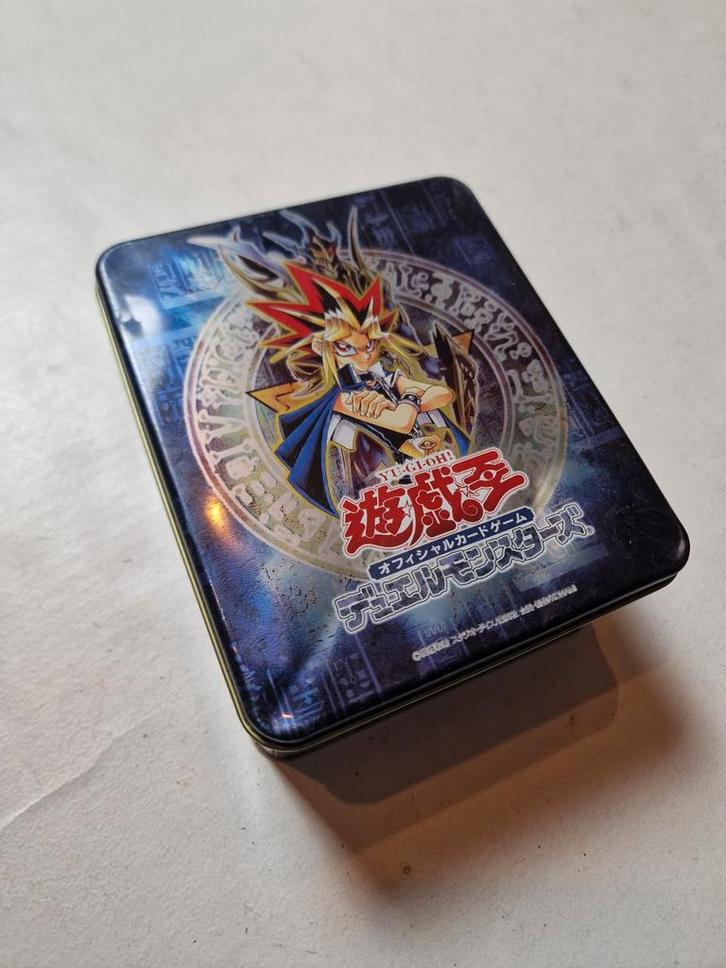 Yu-Gi-Oh! Tin 2004 Japans (Alleen Blik), Hobby en Vrije tijd, Verzamelkaartspellen | Yu-gi-Oh!, Gebruikt, Boosterbox, Ophalen of Verzenden