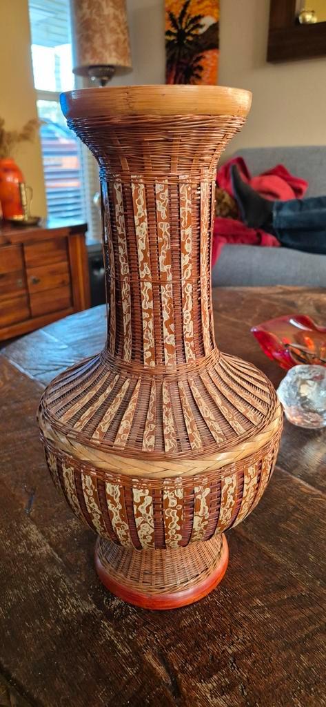 Vintage Rotan Vaas - Decoratief en Uniek 35 cm, Antiek en Kunst, Antiek | Vazen, Ophalen of Verzenden