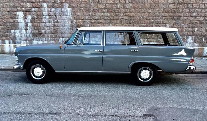SCHUURVONDST MERCEDES  W110 UNIVERSAL. 1966, Auto's, Oldtimers, Particulier, Mercedes-Benz, Benzine, Stationwagon, Handgeschakeld