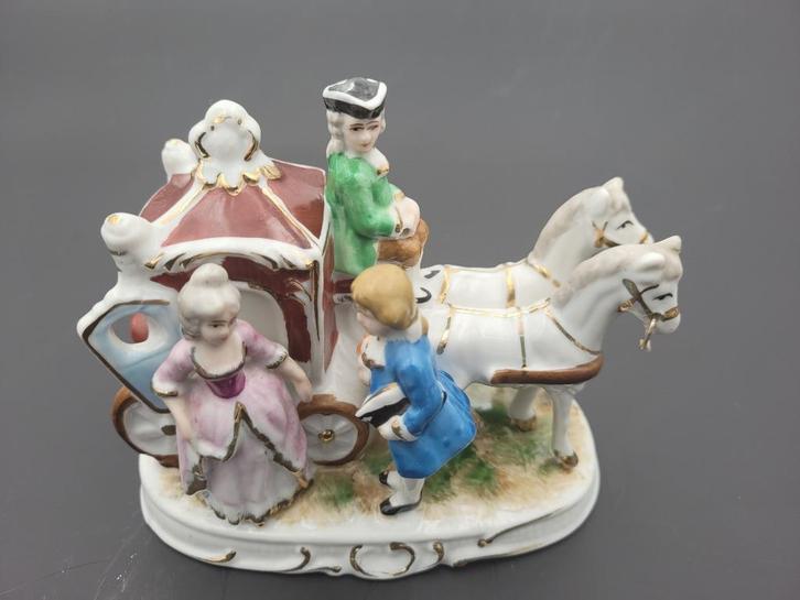 Vintage porcelein figurine, Antiek en Kunst, Kunst | Designobjecten, Ophalen of Verzenden