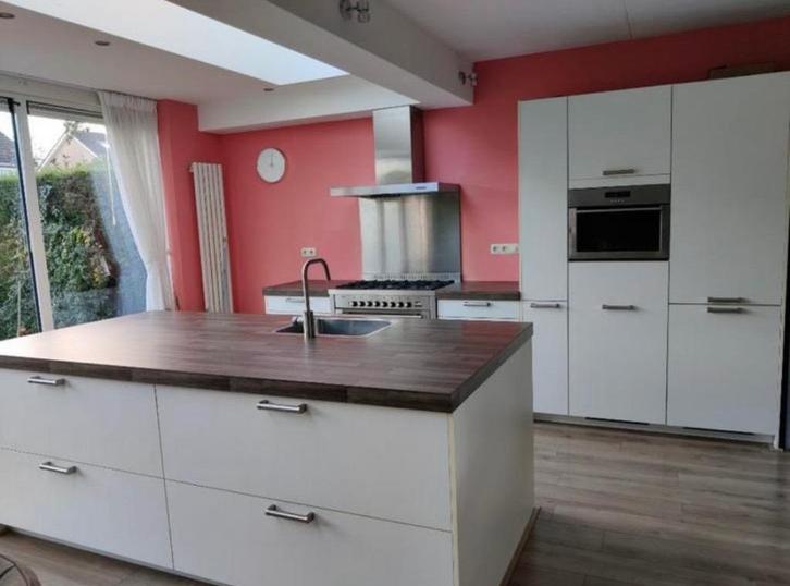 KEUKEN MET KOOKEILAND + APPARATUUR, Huis en Inrichting, Keuken | Complete keukens, Zo goed als nieuw, Dubbelwandige keuken, Wit