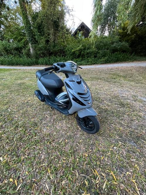 Zip 50cc 4t, Fietsen en Brommers, Scooters | Piaggio, Zo goed als nieuw, Zip, Ophalen