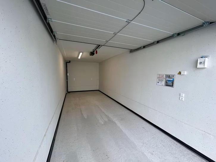 XXL Garagebox 24m2 Breda te huur/for rent, Auto diversen, Autostallingen en Garages