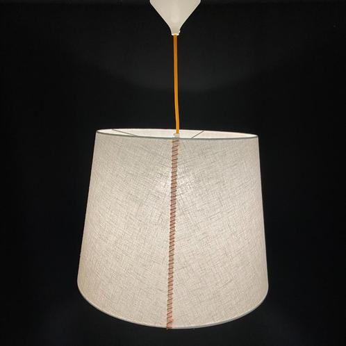 OPRUIMING Vintage set van 2 Hala hanglampen lampenkappen, Huis en Inrichting, Lampen | Hanglampen, Gebruikt, Minder dan 50 cm