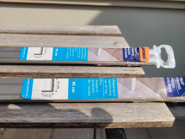 Trapprofielen aluminium – 2 stuks – Nieuw – €7, Doe-het-zelf en Verbouw, Plinten en Afwerking, Nieuw, Overige typen, Overige materialen