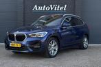 BMW X1 xDrive25e Sport Line | Panodak | Camera | Head-up | M, Gebruikt, 750 kg, Blauw, Leder en Stof