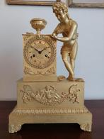 Antieke vergulde pendule mét mechaniek, omstreeks 1830, Antiek en Kunst, Ophalen