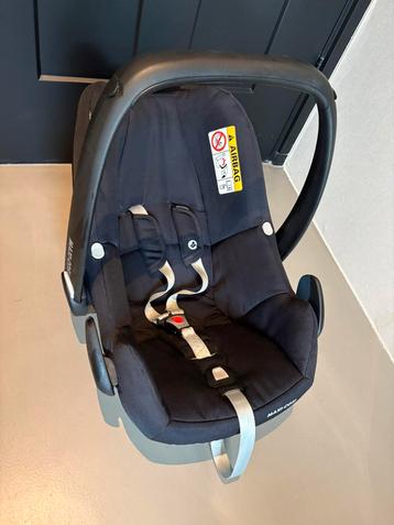 Maxi-cosi pebble i-size met verkleiner en zonnekap beschikbaar voor biedingen