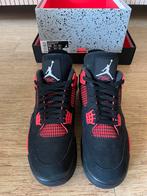 NIEUW Jordan 4 Red Thunder - Maat 43 - Nieuw in doos!, Kleding | Heren, Schoenen, Ophalen of Verzenden, Nieuw, Zwart, Sneakers of Gympen