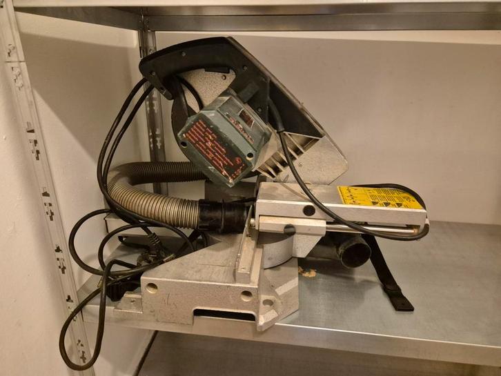 Metabo KGS E 1670 S Signal afkort-/verstekzaag 1600W schuiff, Doe-het-zelf en Verbouw, Gereedschap | Zaagmachines, Gebruikt, Afkortzaag