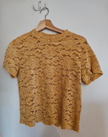 Geel shirt Bershka, maat M beschikbaar voor biedingen