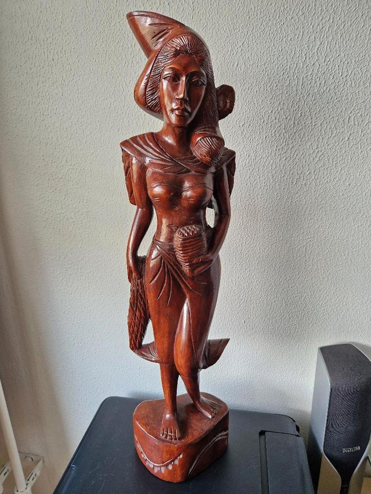 Balinees vrouw beeld Ca 1960/70 mooi houtsnijwerk, Antiek en Kunst, Kunst | Beelden en Houtsnijwerken, Ophalen