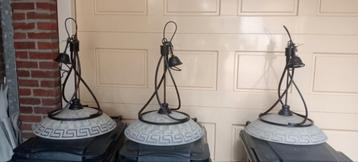 Hanglampen beschikbaar voor biedingen