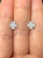 Mooie zilveren oorbellen klavertje 4. Nieuw, gemerkt S925, Nieuw, Ophalen of Verzenden, Knopjes of Stekers, Zilver