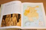 Grote atlas van de wereldgeschiedenis — Met ruim 60 Kaarten, Boeken, Ophalen of Verzenden, Zo goed als nieuw