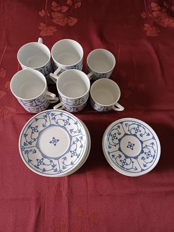 saksisch blauw servies, kop en schotel 5,5 cm hoog beschikbaar voor biedingen