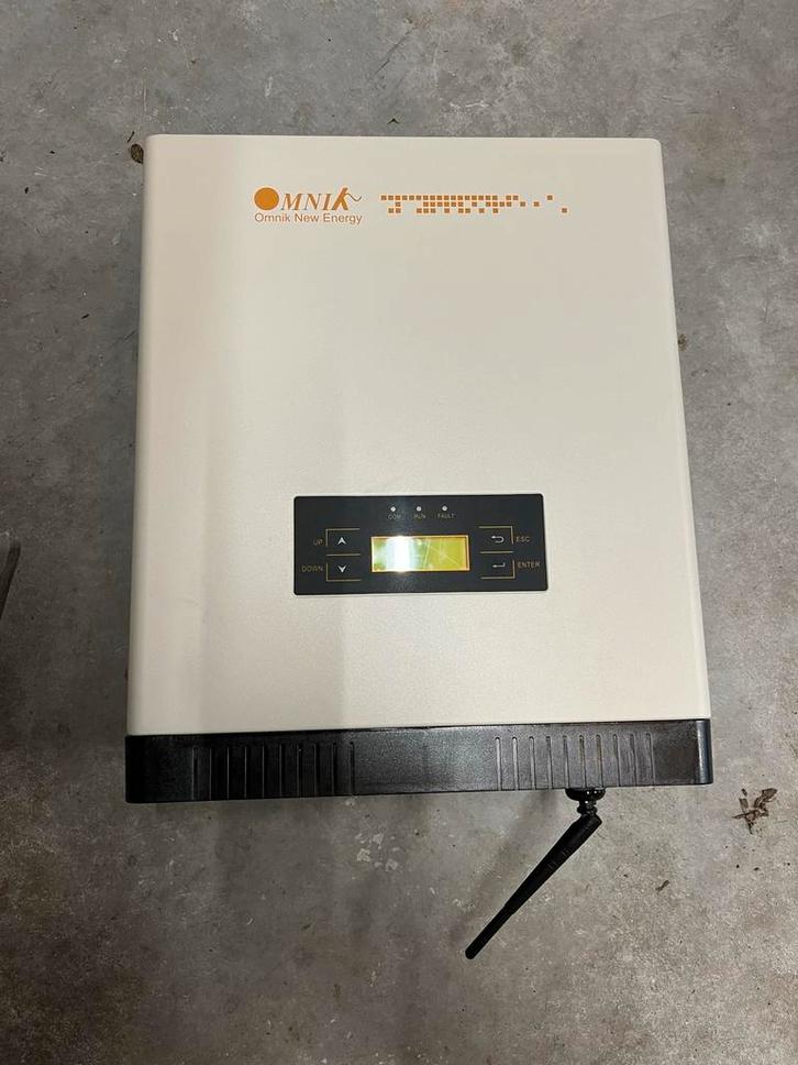 Omnik 1-fase omvormer - 5kW, Doe-het-zelf en Verbouw, Zonnepanelen en Toebehoren, Gebruikt, Overige typen, Ophalen
