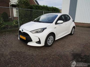 Toyota Yaris 1.5 Hybride Navi Camera (bj 2021, automaat) beschikbaar voor biedingen