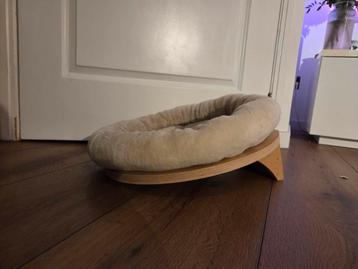 Kattenmand voor aan de muur beschikbaar voor biedingen