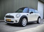 Mini One Anniversary MKII (r56) 1.4 2010 | Cruise | Open dak, Voorwielaandrijving, Stof, Zwart, 4 stoelen
