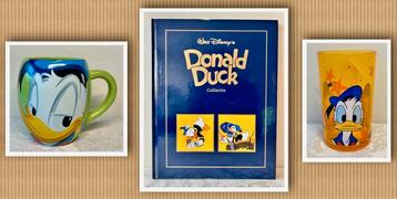 Donald Duck boek , mok en kunststof beker. beschikbaar voor biedingen