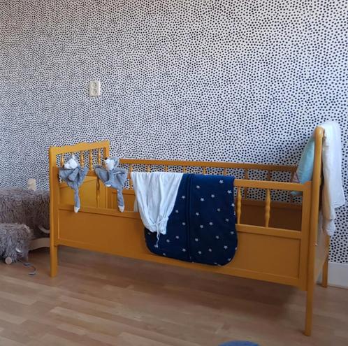 Vintage wiegje/kinderbedje 70x140 met matrasje en aerosleep, Kinderen en Baby's, Kinderkamer | Bedden, Zo goed als nieuw, Minder dan 140 cm