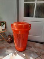 Retro oranje wasmand jaren 60, Huis en Inrichting, Badkamer | Badtextiel en Accessoires, Oranje, Overige typen, Gebruikt, Ophalen of Verzenden