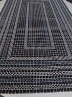 Een Beiersbont geborduurde tafelloper 88 x 150 cm, Ophalen of Verzenden, Zo goed als nieuw, Rechthoek, Binnen