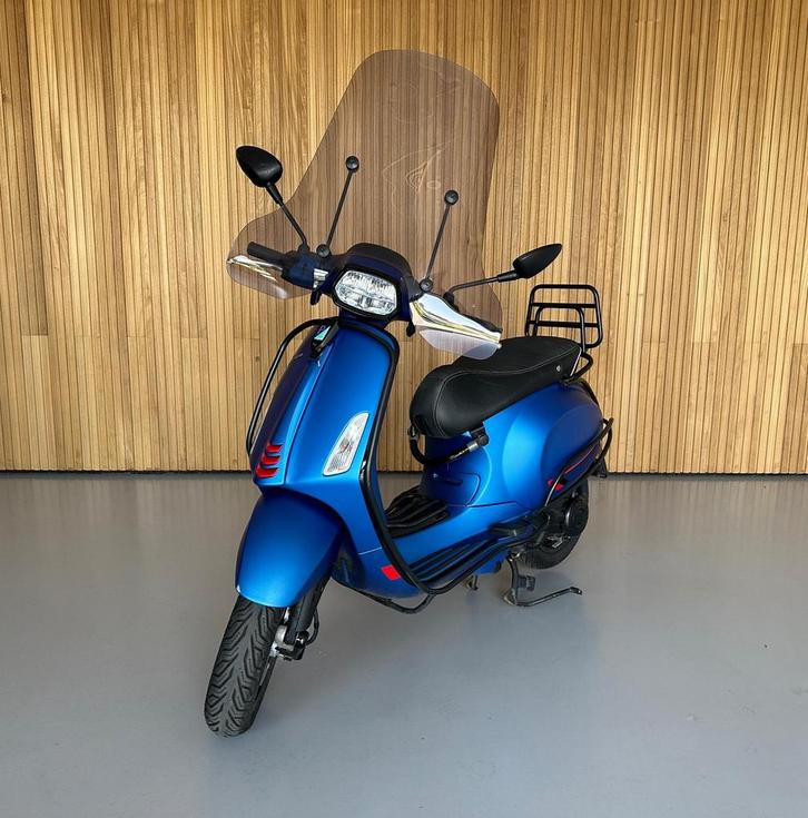 Vespa Sprint 2020 4T brom, Fietsen en Brommers, Snorfietsen en Snorscooters, Zo goed als nieuw, Vespa, Ophalen