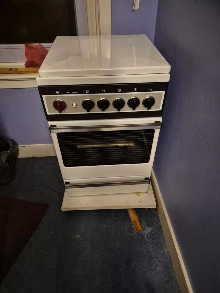 Etna Fornuis - Gas - Vrijstaand, Witgoed en Apparatuur, Fornuizen, Gebruikt, Vrijstaand, Gas, 4 kookzones, 85 tot 90 cm, 45 tot 60 cm