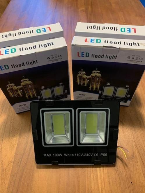 NIEUW: 100W – LED buitenlamp IP66 straler / 4x op voorraad, Doe-het-zelf en Verbouw, Bouwverlichting, Nieuw, 50 tot 200 watt, Ophalen of Verzenden