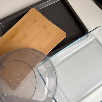 Kitchen items - baking tray, oven tray, microwave cover, che beschikbaar voor biedingen