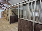 Roosen paardenbox