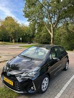 Toyota Yaris 1.5 Hybrid 100pk CVT 2019 Zwart, Auto's, 1497 cc, 4 cilinders, Zwart, Yaris
