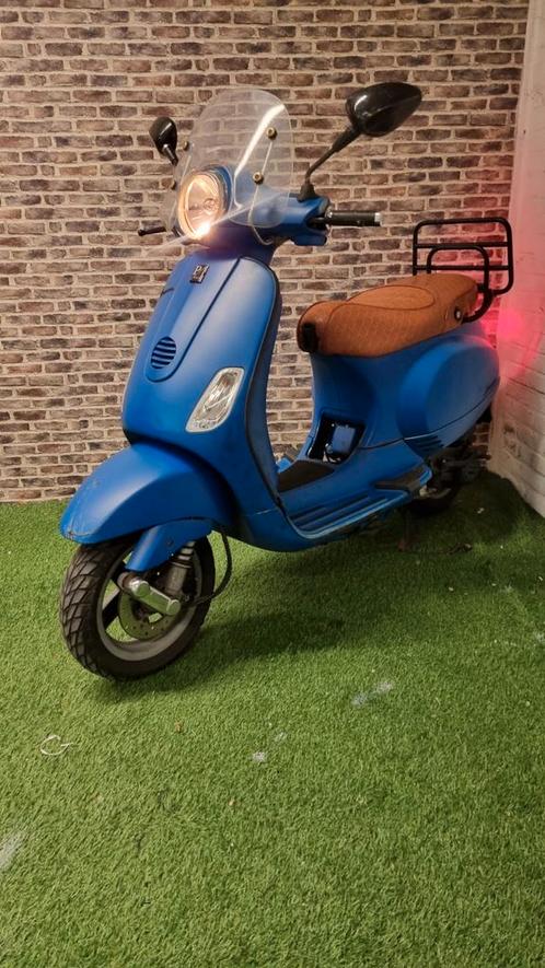 Piaggio vespa lx50 4 takt met rijbare schade en wokmelding, Fietsen en Brommers, Brommers | Schadebrommers, Vespa, Ophalen of Verzenden