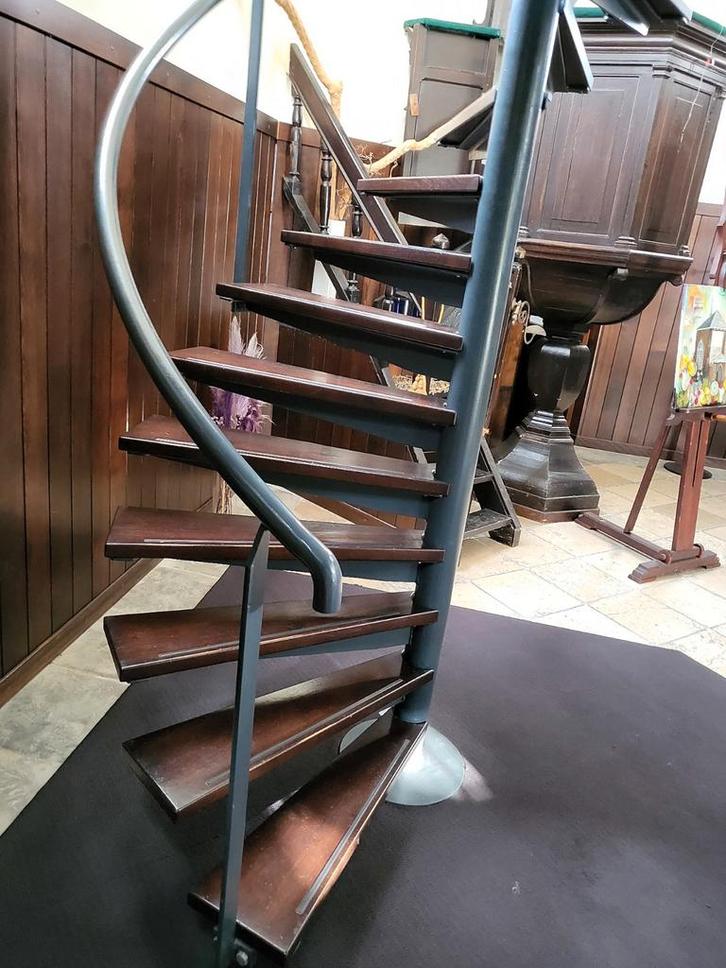 Stalen Spiltrap met Hardhouten Treden, Doe-het-zelf en Verbouw, Ladders en Trappen, 2 tot 4 meter, Ophalen of Verzenden