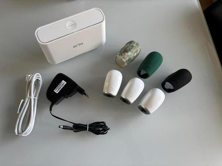 Arlo camera’s 3 stuks met Hub - Beveiligingscamera, Audio, Tv en Foto, Videobewaking, Gebruikt, Buitencamera, Ophalen of Verzenden