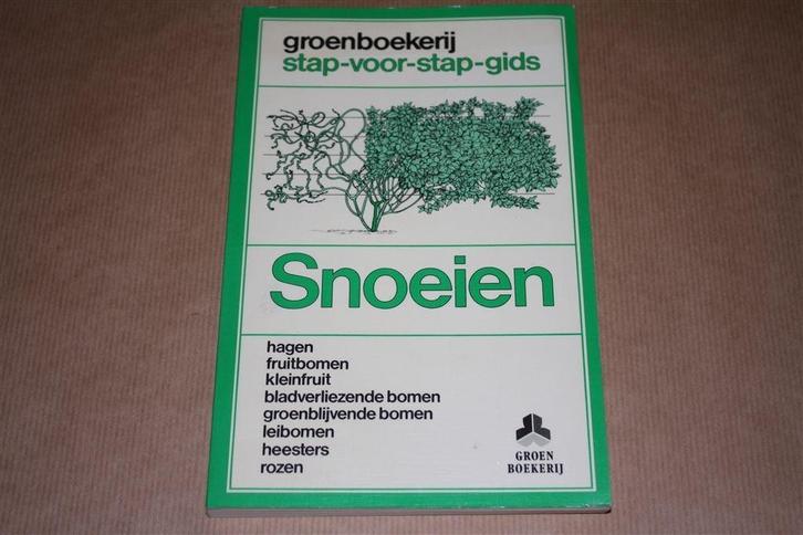 Groenboekerij: Stap-voor-stap-gids. Snoeien., Boeken, Wonen en Tuinieren, Gelezen, Ophalen of Verzenden